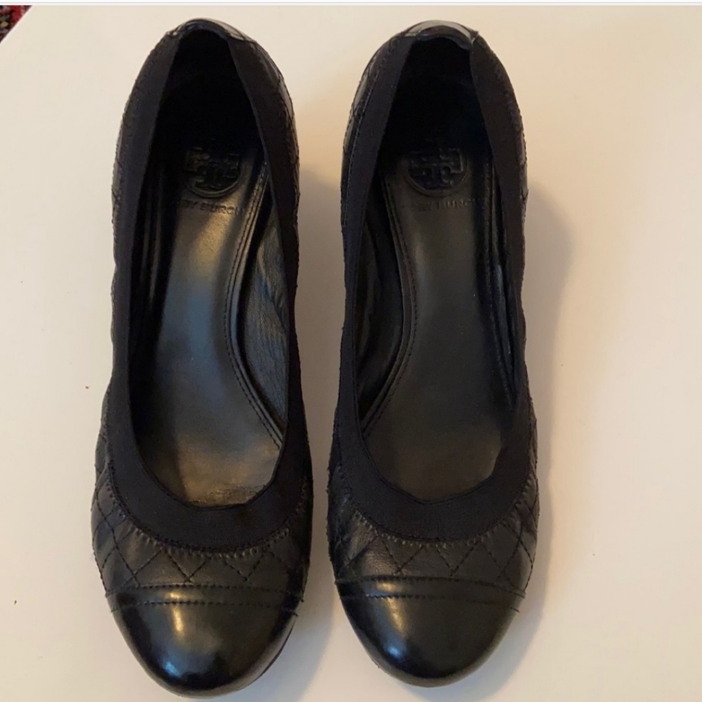 Tory Burch Carrie black pumps 🌸